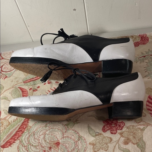 Yves Saint Laurent Two-Tone Lace-Up Oxford Suede Lace Up Flats Vintage - Picture 5 of 14